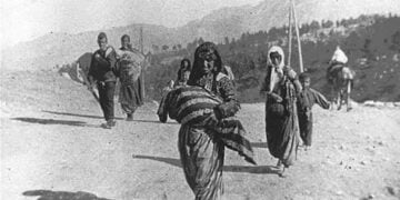 Η διάσημη αυτή φωτογραφία της Αρμένιας μάνας τραβήχτηκε από τον Άρμιν Βέγκνερ (πηγή: armenian-genocide.org)