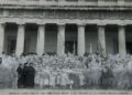 Επεξεργασμένη φωτογραφία που απεικονίζει ορφανά από την Αρμενία υπό τη φροντίδα του Αμερικανικού Ερυθρού Σταυρού στην Αθήνα (φωτ.: Αρμενουί Κασπαριάν)