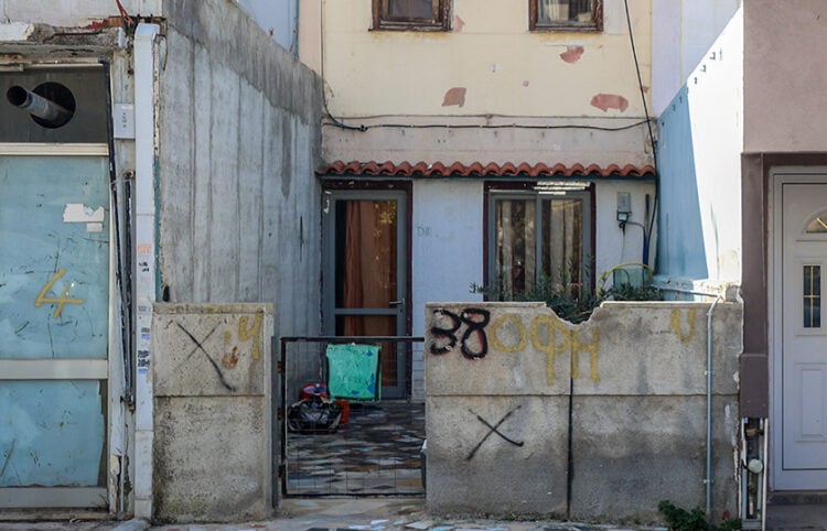 Το σπίτι στο οποίο υπέφερε ο μικρός Άγγελος
(φωτ.: EUROKINISSI / Στέφανος Ραπάνης)