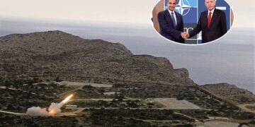 Το πεδίο βολής στην Κρήτη και στην εμβόλιμη φωτογραφία χειραψία Μητσοτάκη-Ερντογάν στο περιθώριο συνόδου του ΝΑΤΟ (πηγή: newsbreak.gr)