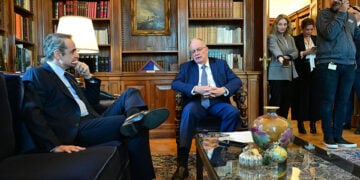Συνάντηση του Προέδρου της Δημοκρατίας Κώστα Τασούλα με τον πρωθυπουργό Κυριάκο Μητσοτάκη
(φωτ.: EUROKINISSI / Τατιάνα Μπόλαρη)