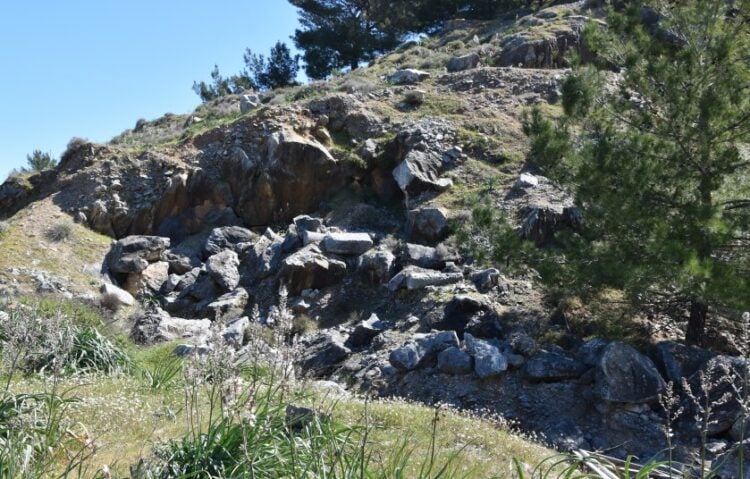 Άποψη του αρχαίου λατομείου (φωτ.: ΑΠΕ-ΜΠΕ/Στρατής Μπαλάσκας)