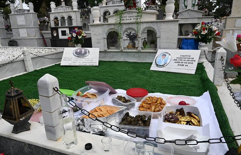Κυριακή του Θωμά στα κοιμητήρια Αχαρνών (φωτ.: Facebook / Σπύρος Βρεττός)