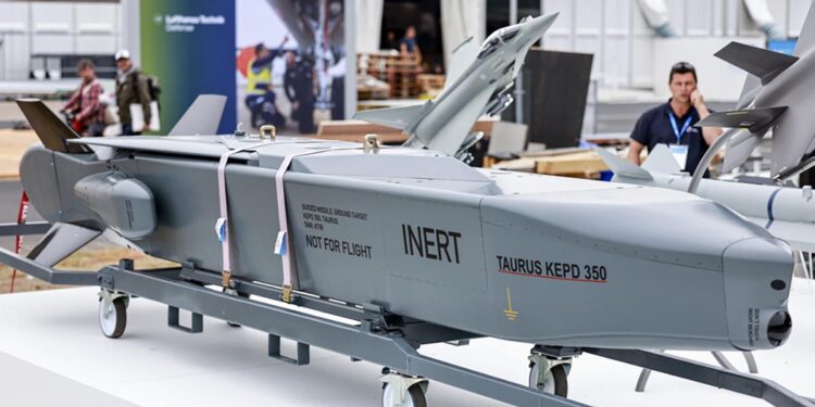Το πυραυλικό σύστημα Taurus στην έκθεση ILA Berlin Air Show του 2024 (φωτ.: EPA / Hannibal Hanschke)