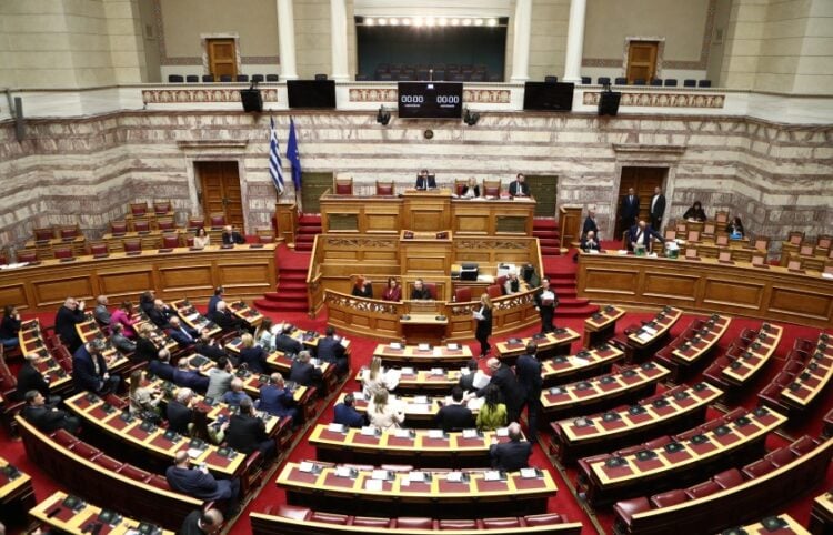 Στιγμιότυπο από τη συνεδρίαση της Ολομέλειας (φωτ.: EUROKINISSI/Σωτήρης Δημητρόπουλος)
