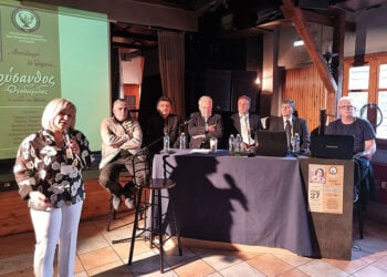 Στιγμιότυπο από την εκδήλωση-αφιέρωμα στον Χρύσανθο Θεοδωρίδη (φωτ.: paratiritis-news.gr)