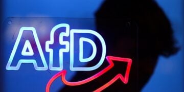 Το logo του AFD που χρησιμοποιήθηκε στην προεκλογική καμπάνια για τις εκλογές του Ιανουαρίου του 2025 (φωτ.: EPA/Hannibal Hanschke)