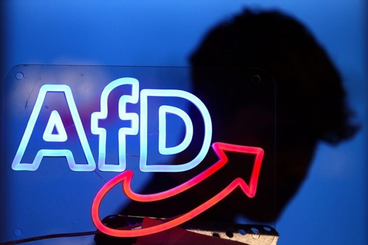 Το logo του AFD που χρησιμοποιήθηκε στην προεκλογική καμπάνια για τις εκλογές του Ιανουαρίου του 2025 (φωτ.: EPA/Hannibal Hanschke)