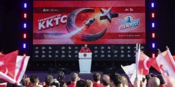 Ο Τούρκος πρόεδρος Ρετσέπ Ταγίπ Ερντογάν στην έκθεση Teknofest Aerospace and Technology Fair, στην κατεχόμενη Λευκωσία (φωτ.: EPA/ Erdem Sahin)