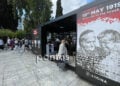 Ενημερωτικό περίπτερο στο Σύνταγμα, για τα 106 χρόνια από τη Γενοκτονία των Ποντίων, το 2025 (φωτ.: Ζανίν Λουλούδη)