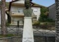 Η προτομή του Ζαχαρία Παπαδά, δηλαδή του Καπετάν Φούφα (φωτ.: maxesditikismakedonias.gr)
