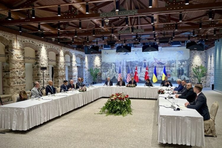 Απευθείας διαπραγματεύσεις Ρωσίας-Ουκρανίας στην Κωνσταντινούπολη (φωτ.: EPA/PRESIDENTIAL PRESS)