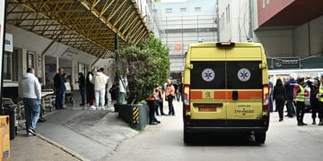 Η είσοδος του νοσοκομείου «Ευαγγελισμός» (φωτ.: EUROKINISSI / Κώστας Τζούμας)