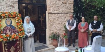 Λατρευτικές εκδηλώσεις στο παρεκκλήσι της Αγ. Παρασκευής στη Μεταμόρφωση Αττικής για την γιορτή της της Οσίας Σοφίας της εν Κλεισούρα (φωτ.: facebook.com/efxsinospontos)
