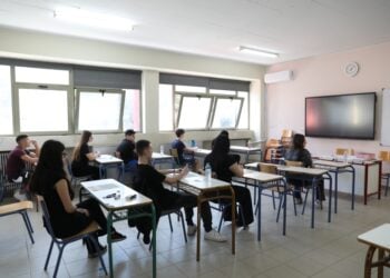 Έναρξη των πανελλαδικών εξετάσεων για τους υποψηφίους των Επαγγελματικών Λυκείων (ΕΠΑΛ). Σάββατο 31 Μαΐου 2025 (φωτ.: ΑΠΕ-ΜΠΕ/Γιώργος Βιτσαράς/Eurokinissi)