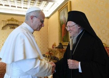 Συνάντηση του Οικουμενικού Πατριάρχη Βαρθολομαίου  με τον πάπα Λέοντα τον ΙΔ΄, στο Βατικανό (φωτ.: Vatican Media)