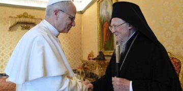 Συνάντηση του Οικουμενικού Πατριάρχη Βαρθολομαίου  με τον πάπα Λέοντα τον ΙΔ΄, στο Βατικανό (φωτ.: Vatican Media)