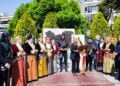 Η Δέσποινα Σαχινίδου, συνοδεία ποντιακής λύρας, ερμήνευσε το παραδοσιακό τραγούδι «Πάρθεν η Ρωμανία» (φωτ.: Facebook/Δήμος Καλαμαριάς)