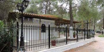 To εκκλησάκι του Αγίου Γεωργίου στην Κιάφα (φωτ.: Facebook / Κιάφα Μάνδρας)