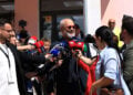 Ο Έντι Ράμα μετά την άσκηση του εκλογικού του δικαιώματος (φωτ.: EPA / STRINGER)