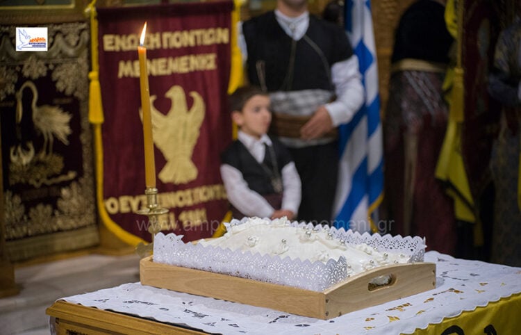 Στιγμιότυπο από την επιμνημόσυνη δέηση στον Άγιο Παντελεήμονα Αμπελοκήπων Θεσσαλονίκης (φωτ.: Δήμος Αμπελοκήπων-Μενεμένης)