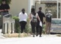 Η κατηγορούμενη μεταφέρεται στον εισαγγελέα (φωτ.: Σωτήρης Δημητρόπουλος/EUROKINISSI)