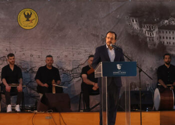 Ο Νίκος Χριστοδουλίδης στην εκδήλωση που έγινε στις 19 Μαΐου 2025 στο Παραλίμνι, για τα 106 χρόνια από τη Γενοκτονία των Ποντίων (φωτ.: Facebook / Τεμέτερον - Σύλλογος Ποντίων Αμμοχώστου)