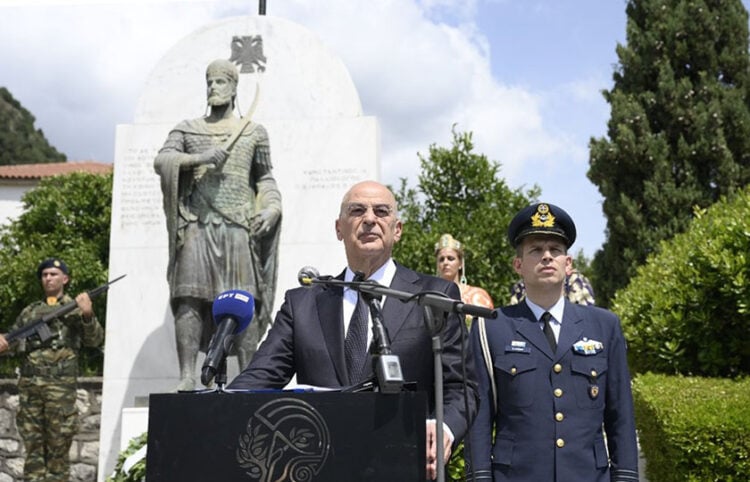Ο Νίκος Δένδιας στον Μυστρά, για τα «Παλαιολόγεια 2025» (φωτ.: Χ / 
Nikos Dendias)