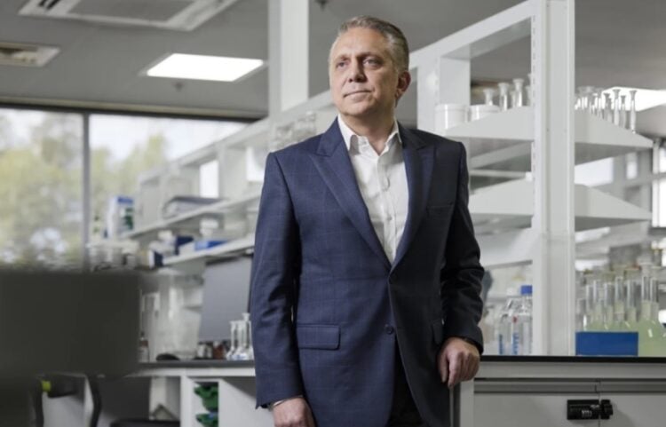 Ο Dennis Bastas είναι διευθύνων σύμβουλος της DBG Health, της μεγαλύτερης επιχείρησης φαρμακευτικών προϊόντων, προϊόντων υγείας και ομορφιάς στην Αυστραλία (φωτ.: The Australian Financial Review/Nicole Reed)