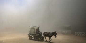 Σκηνικό Αποκάλυψης στη Γάζα, μετά από έναν ακόμα ισραηλινό βομβαρδισμό (φωτ.: EPA / Mohammed Saber)
