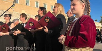 Στιγμιότυπο από την εκδήλωση της 19ης Μαΐου 2025 για τη Γενοκτονία των Ποντίων, στο Μνημείο του Άγνωστου Στρατιώτη (φωτ.: Κατερίνα Κατωπόδη)