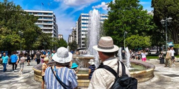 Στιγμιότυπο από την Πλατεία Συντάγματος, στην Αθήνα (φωτ.: EUROKINISSI / Γιώργος Κονταρίνης)