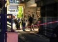Η αστυνομία απέκλεισε την οικοδομή όπου έγινε η δολοφονία (φωτ.: EUROKINISSI)