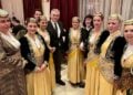 Ο Μάξιμος Χαρακόπουλος με μέλη της Ένωσης Ποντίων Ελασσόνας (φωτ.: Μάξιμος Χαρακόπουλος)