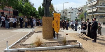 Τρισάγιο στο Μνημείο των Ποντίων από την εκδήλωση του 2024 στο Δήμο Ηλιούπολης (φωτ.: Facebook / Δήμος Ηλιούπολης)