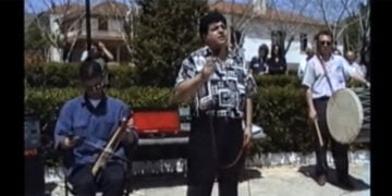 Ο Στάθης Νικολαΐδης και ο Φάνης Κουρουκλίδης σε στιγμιότυπο από το βίντεο