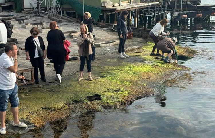 Στον Βόσπορο 40 μέρες μετά το Πάσχα, για το έθιμο με τη μαλλιαρή πέτρα (φωτ.: Φως Φαναρίου)