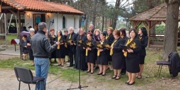 Η χορωδία του Ποντιακού Συλλόγου Πτολεμαΐδας θα ερμηνεύσει ακριτικά παραδοσιακά τραγούδια στη διάρκεια της κεντρικής επετειακής εκδήλωσης (φωτ.: facebook/Ποντιακός Σύλλογος Πτολεμαΐδας Pontiakos Sillogos Ptolemaidas official)
