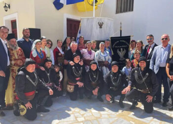 Μέλη της Ένωσης Ποντίων Σαλαμίνας (φωτ.: salamina-press.gr)