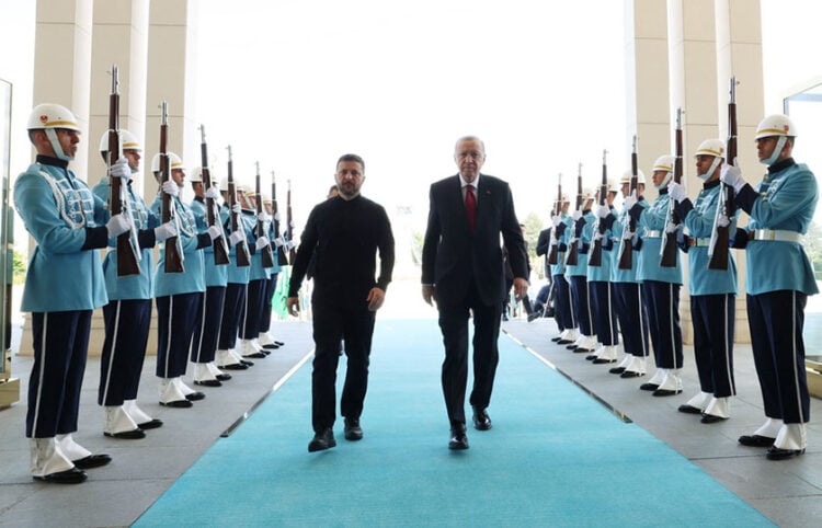 Ο Ερντογάν υποδέχεται τον Ζελένσκι στην Άγκυρα (φωτ.: Προεδρία της Δημοκρατίας της Τουρκίας)