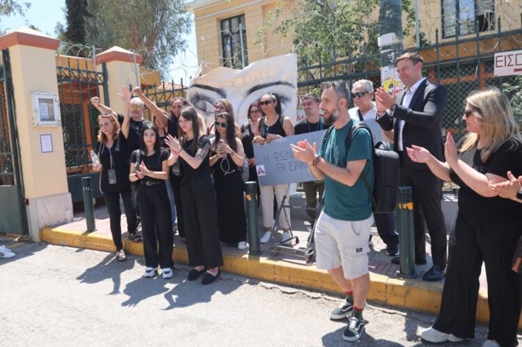Δίκη στο Μικτό Ορκωτό Δικαστήριο Αθηνών για την δολοφονία της 28χρονης Κυριακής Γρίβας την 1η Απριλίου 2024 έξω από το αστυνομικό τμήμα των Αγίων Αναργύρων από τον πρώην σύντροφο της, Τετάρτη 4 Ιουνίου 2025. (Φωτ.: Eurokinissi/Γιάννης Παναγόπουλος)