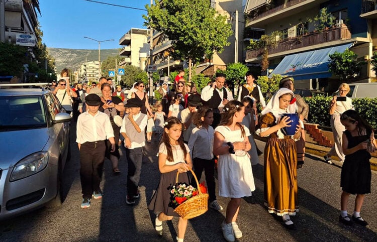 Με το αμίλητο νερό στους δρόμους της Καισαριανής (φωτ.: Facebook / Μικρασιατικός Σύλλογος Καισαριανής)