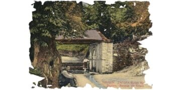 (Φωτ. από την αφίσα της παράστασης με τίτλο «Ρίξε νερό στην πόρτα σου, να πέσω να γλιστρήσω» του Πολιτιστικού Συλλόγου Ζαγοράς «Γιάννης Κορδάτος»)