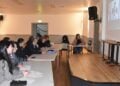 Χαρακτηριστικό στιγμιότυπο από τα μαθήματα (φωτ.: facebook/Syndesmos Connecting People and Their Stories)