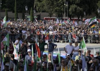 Διαδήλωση της ιταλικής αντιπολίτευσης στη Ρώμη υπέρ των Παλαιστινίων (φωτ.: EPA/Riccardo Antimiani)