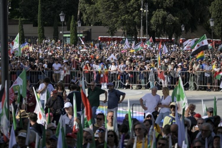 Διαδήλωση της ιταλικής αντιπολίτευσης στη Ρώμη υπέρ των Παλαιστινίων (φωτ.: EPA/Riccardo Antimiani)