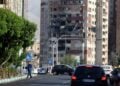 Κτήριο στα βόρεια της Τεχεράνης που χτυπήθηκε από τους ισραηλινούς βομβαρδισμούς, Τρίτη 13 Ιουνίου (φωτ.: EPA / Abedin Taherkenareh)
