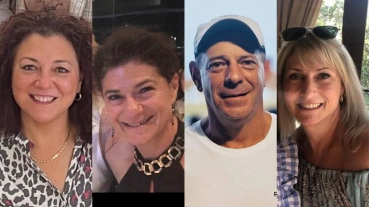 Από αριστερά, οι ομογενείς Maria Pittas, Cathie Grissell, James Pappas και Debbie Balsom, που μεγάλωσαν σε ανάδοχες οικογένειες στην Αυστραλία, ανακάλυψαν ότι είναι αδερφιά μετά από μισό αιώνα (φωτ.: neoskosmos.com)