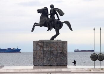 Το άγαλμα του Μεγάλου Αλεξάνδρου στην παραλία της Θεσσαλονίκης (φωτ.: ΜΟΤΙΟΝΤΕΑΜ/Γιώργος Κωνσταντινίδης)