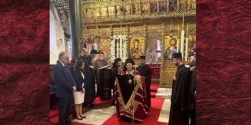 Στιγμιότυπο από τη θεία λειτουργία χοροστατούντος του Οικουμενικού Πατριάρχη Βαρθολομαίου (φωτ.: facebook/Τάκης Θεοδωρικάκος - Takis Theodorikakos)